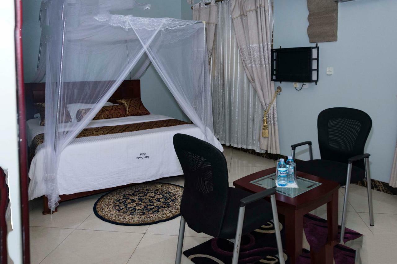 Super Paradise Hotel Kampala Eksteriør billede